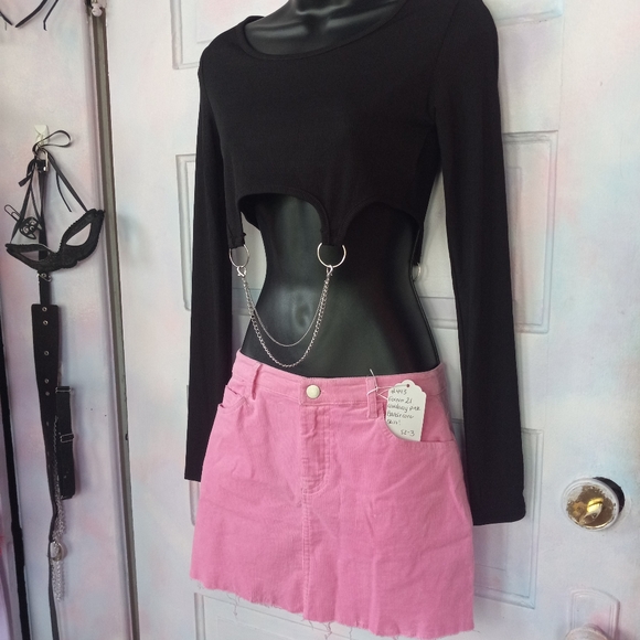 Barbiecore adorable kawaii pink textured mini skirt! Tagless but forever 21 sz 3 - Picture 2 of 4